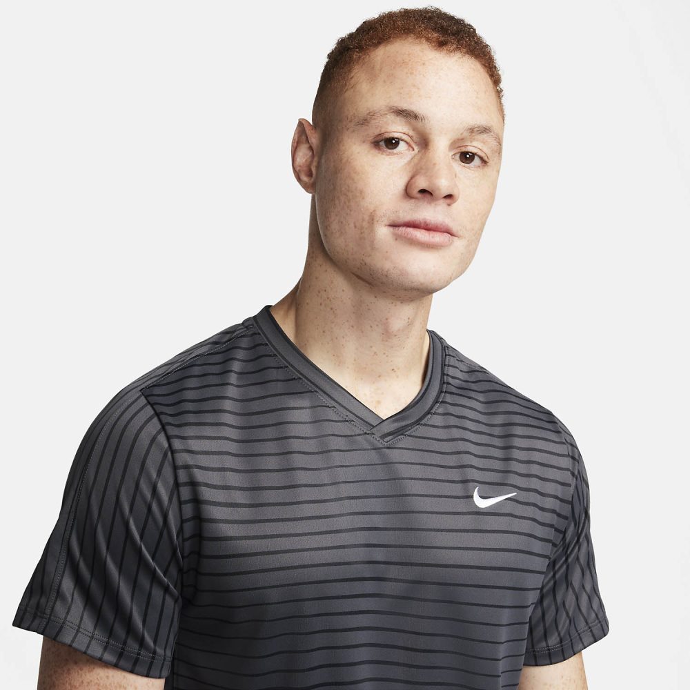 Nike Court Dri-FIT Erkek Tenis Tişörtü