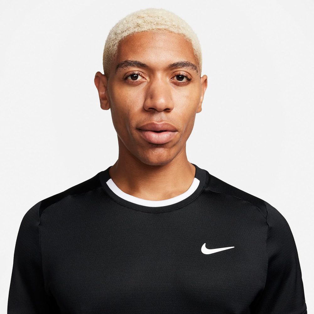 Nike Court Advantage Dri-FIT Erkek Tenis Tişörtü