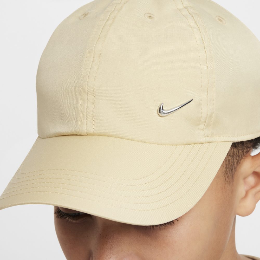 Nike Dri-FIT Club Yumuşak Metal Swoosh Çocuk Şapkası