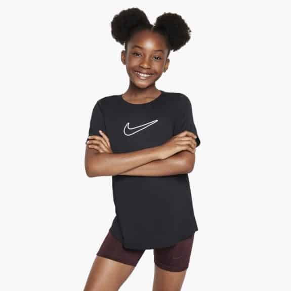 Nike One Fitted Dri-FIT Kısa Kollu Genç Kız Çocuk Tenis Tişörtü