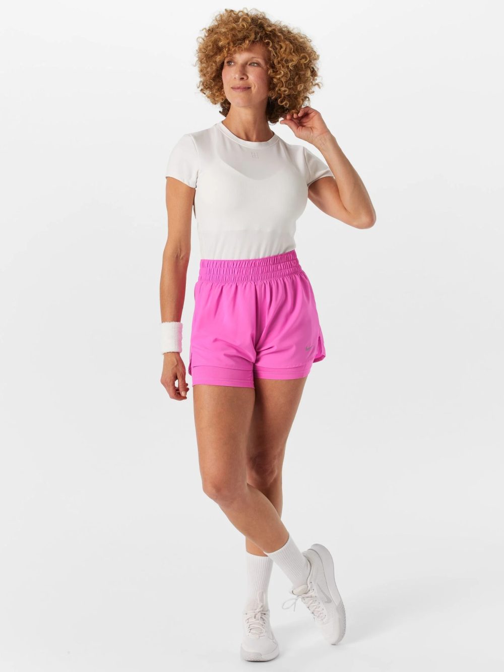 Nike One Dri-FIT Yüksek Bel 8 cm 2'si 1 Arada Kadın Tenis Şortu -Fuşya